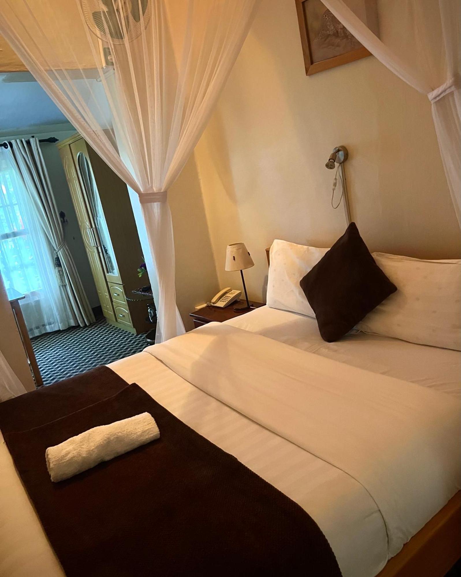 Sunset Hotel Entebbe Luaran gambar