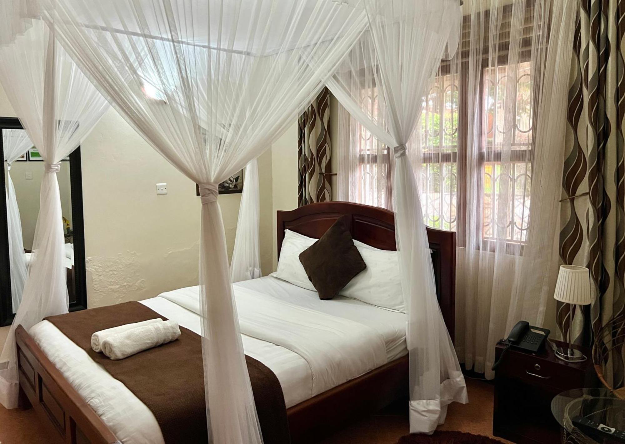 Sunset Hotel Entebbe Luaran gambar